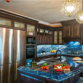 8 bedroom luxury villa with pool near Koutsounari, sleeps 16